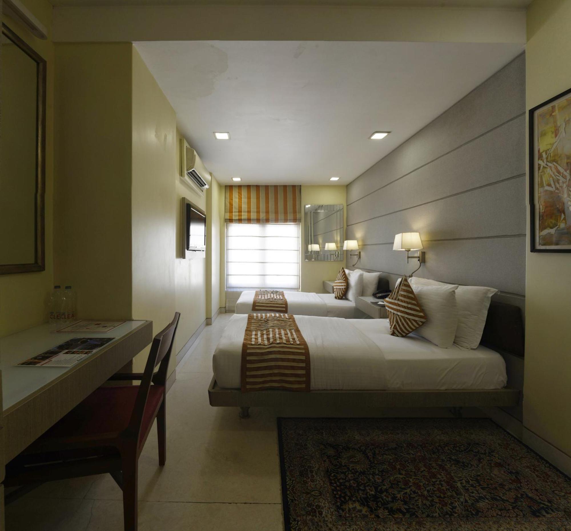 Residency Hotel Fort Mumbai Exteriör bild